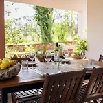 Garden Nyaraló